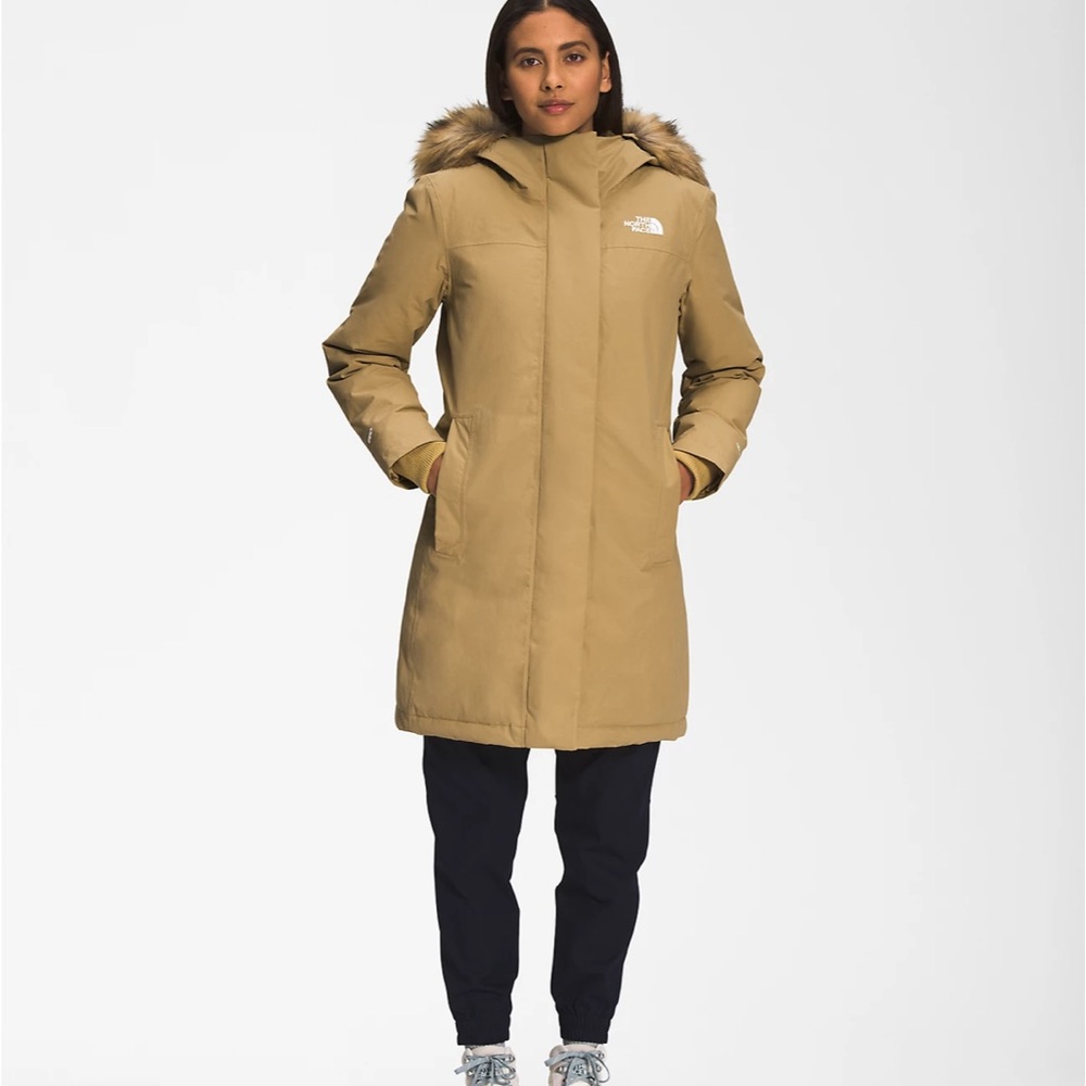 The North Face Women’s Insulated Parka - Picture 5 of 10